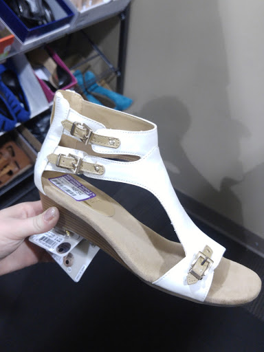 Shoe Store «DSW Designer Shoe Warehouse», reviews and photos, 4741 Ashford Dunwoody Rd, Dunwoody, GA 30338, USA