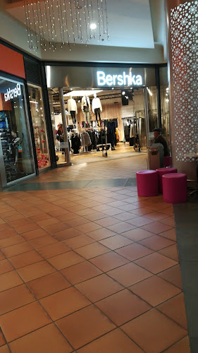 Bershka - Forum Madeira - Loja de roupa
