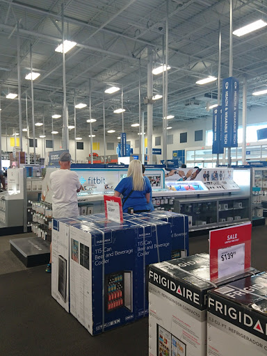 Electronics Store «Best Buy», reviews and photos, 1417 Golden Gate Blvd, Mayfield Heights, OH 44124, USA