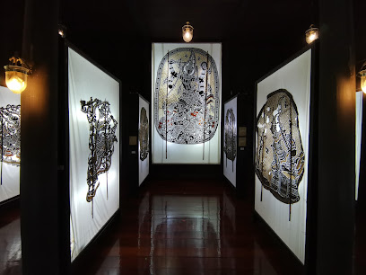 พิพิธภัณฑ์หนังใหญ่วัดขนอน Nang Yai at Wat Khanon Museum