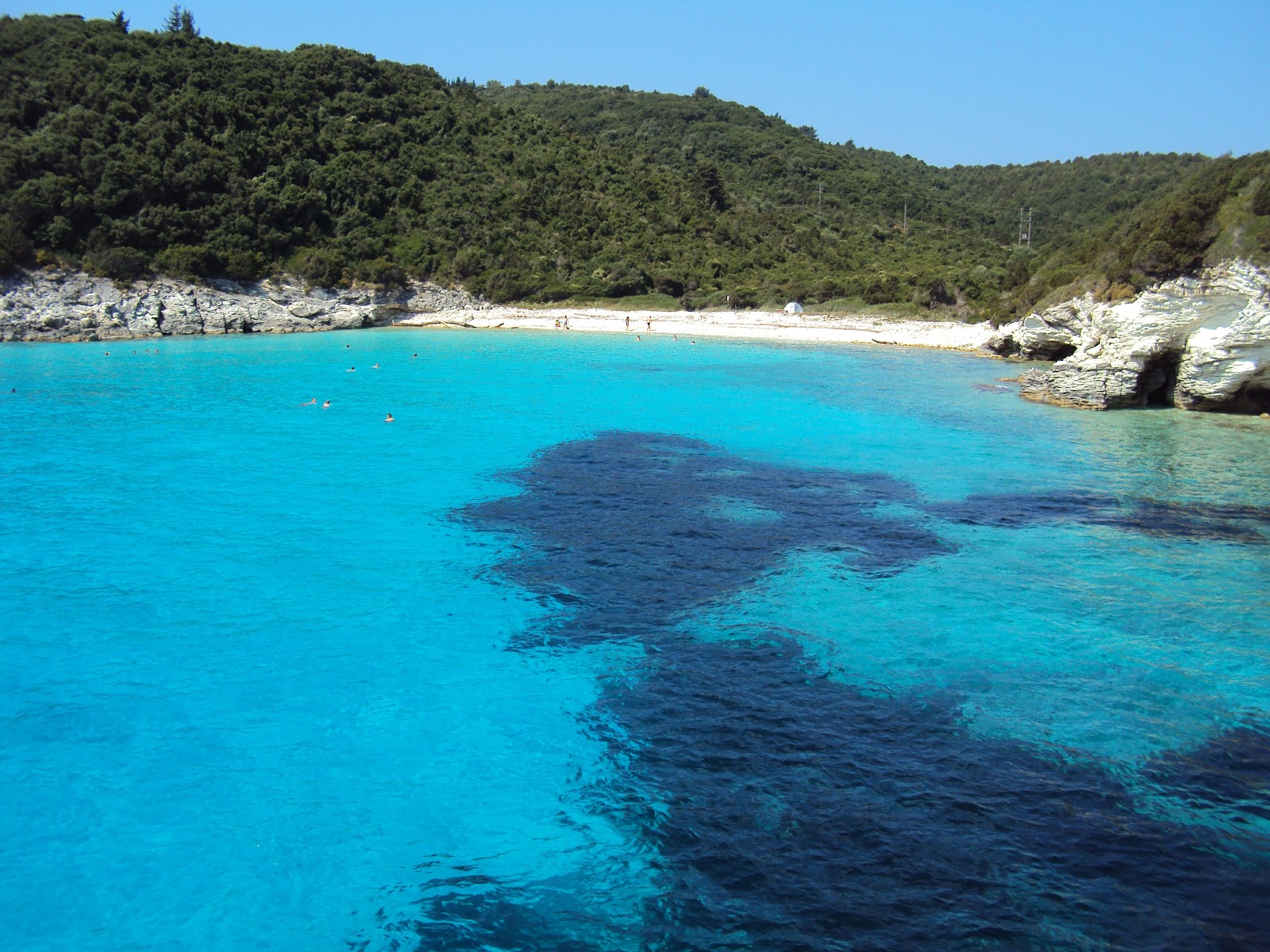 Foto von Mesovrika beach mit beiger kiesel Oberfläche