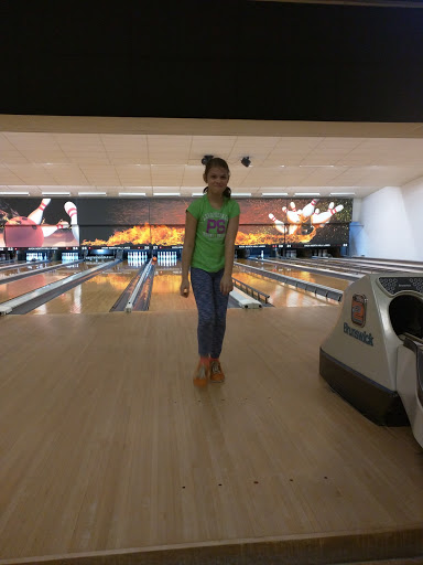 Bowling Alley «Avon North Hill Lanes», reviews and photos, 150 W Tienken Rd, Rochester Hills, MI 48306, USA