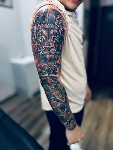 Explore armband tattoo ideas for men, creative tattoo ideas in Tampa, available at YR tattoo