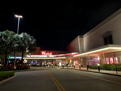 Movie Theater «Regal Cinemas Broward Stadium 12 & RPX», reviews and photos, 8000 W Broward Blvd, Plantation, FL 33388, USA