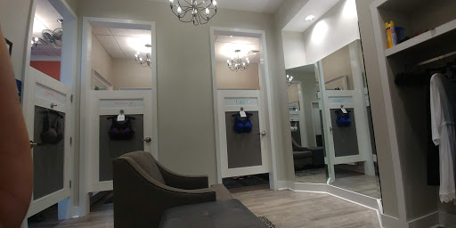 Plus Size Clothing Store «Torrid», reviews and photos, 599 E Shaw Ave D06, Fresno, CA 93710, USA