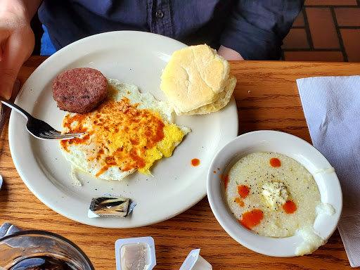 American Restaurant «Cracker Barrel Old Country Store», reviews and photos, 380 N Jacob Dr, Bloomington, IN 47404, USA