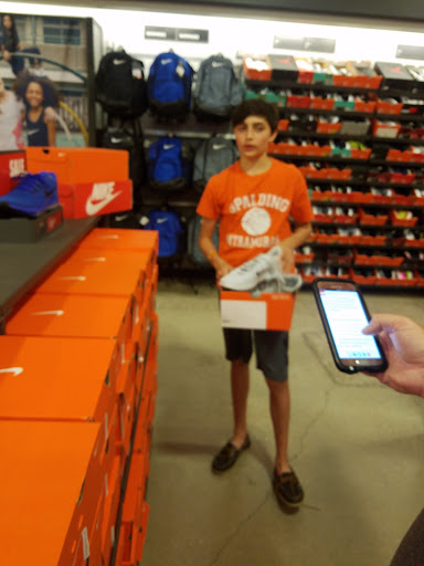 Sporting Goods Store «Nike Factory Store», reviews and photos, 5195 Factory Shops Blvd, Ellenton, FL 34222, USA