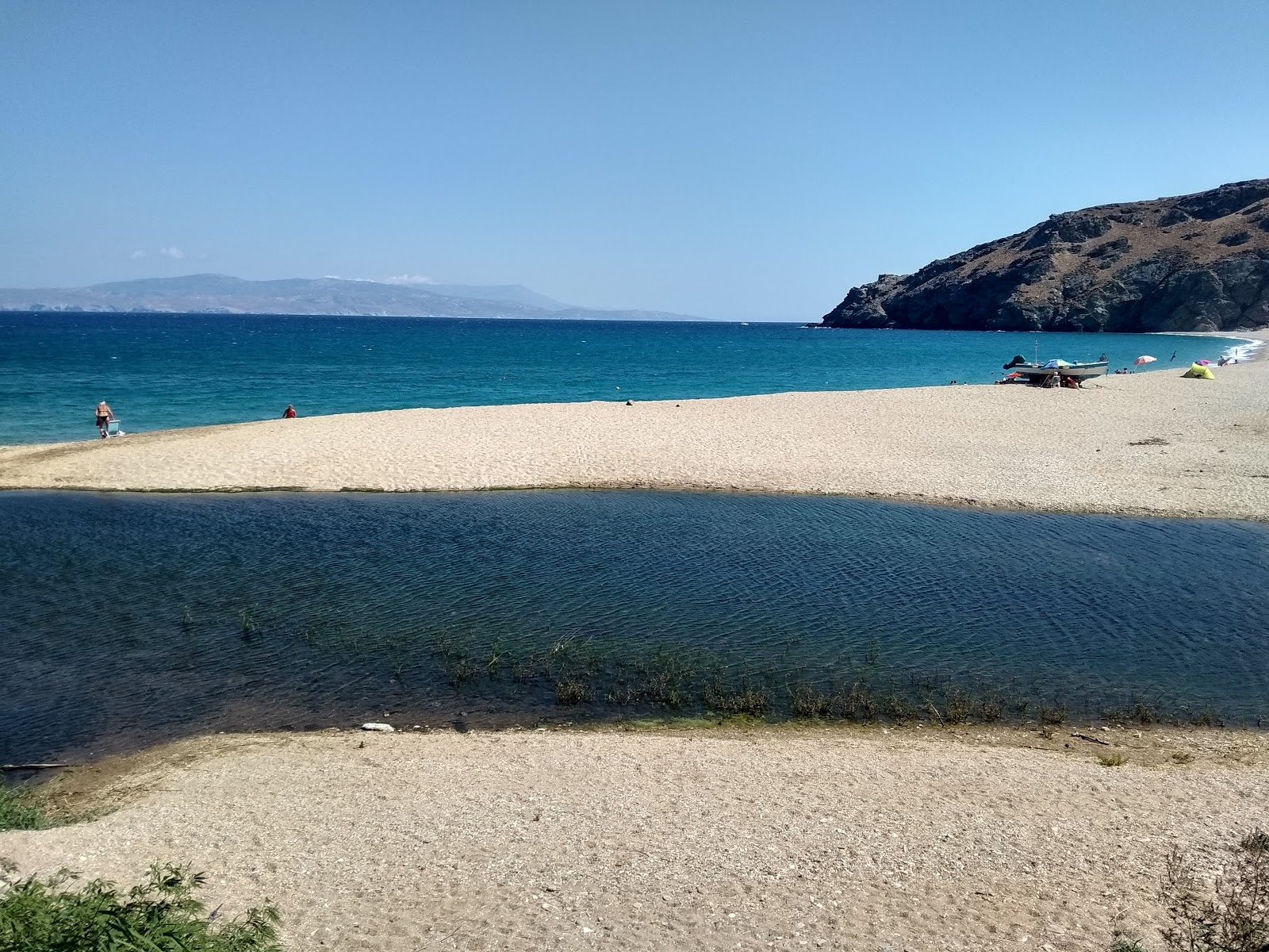 Φωτογραφία του Potami 2 beach - δημοφιλές μέρος μεταξύ λάτρεις της χαλάρωσης