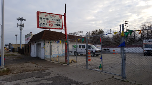 Williams Carwash U-HAUL en Detroit
