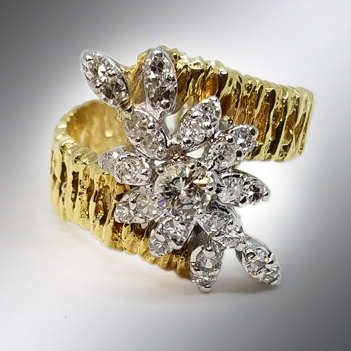 Jewelry Store «Saatchi Jewelry», reviews and photos, 4545 Austin Blvd, Island Park, NY 11558, USA