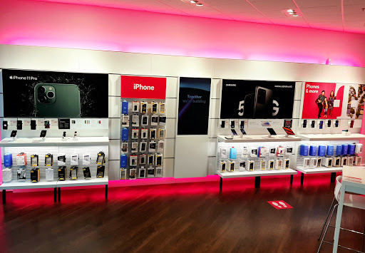 Cell Phone Store «T-Mobile», reviews and photos, 4301 Lakeview Pkwy, Rowlett, TX 75088, USA