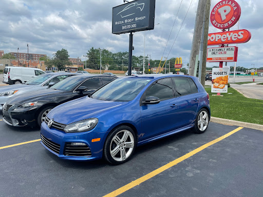 Auto Repair Shop «Rizza Body Shop», reviews and photos, 485 S River Rd, Des Plaines, IL 60016, USA