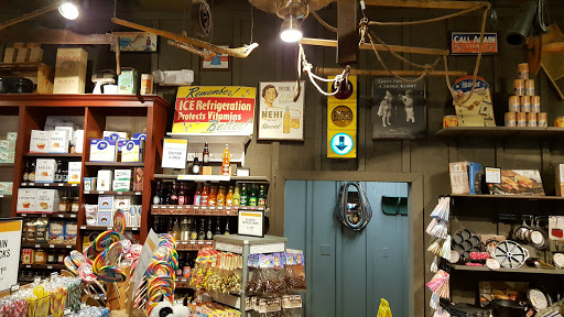 American Restaurant «Cracker Barrel Old Country Store», reviews and photos, 200 Davis Blvd, Pittsburgh, PA 15275, USA