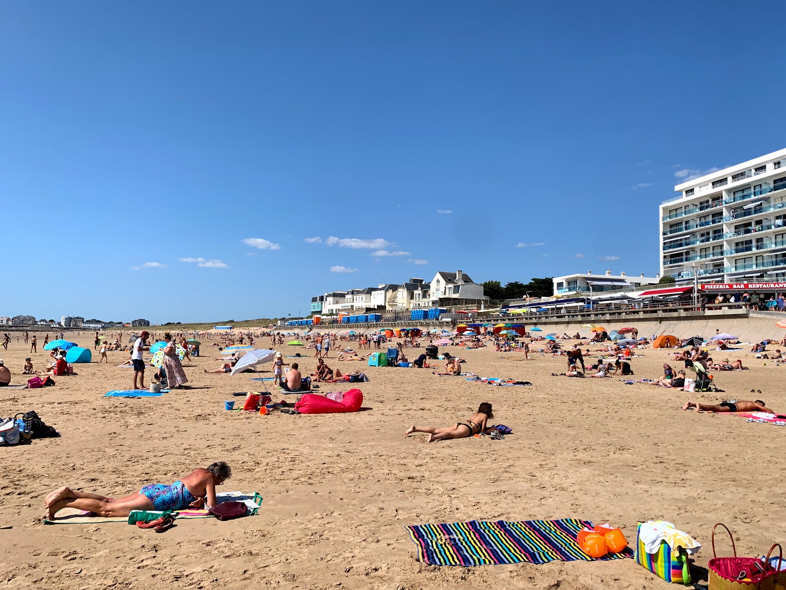 Foto di Saint Gilles Croix de Vie con molto pulita livello di pulizia