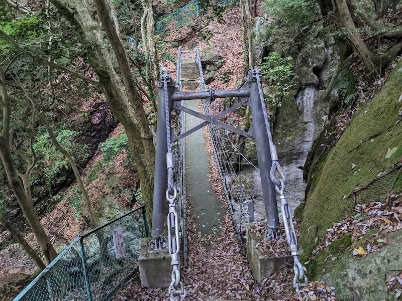 小岐須の屏風岩