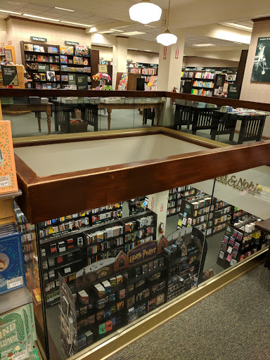 Barnes & Noble image