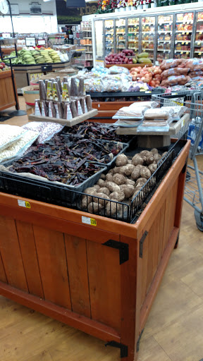 Grocery Store «J & J Foods», reviews and photos, 1075 Jesse Jewell Pkwy, Gainesville, GA 30501, USA