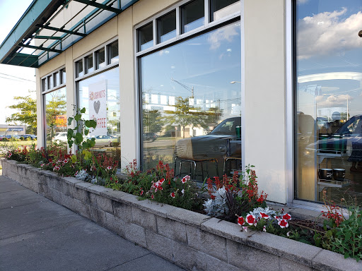 Bakery «Krispy Kreme Doughnuts», reviews and photos, 208 W 14 Mile Rd, Troy, MI 48083, USA