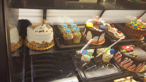 Shopping Mall «Bond Shopping Center», reviews and photos, 1891 S State Rd, Upper Darby, PA 19082, USA