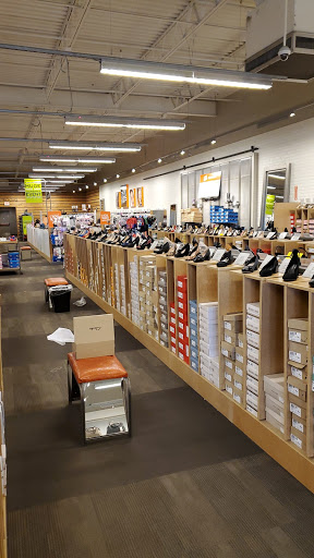 Shoe Store «DSW Designer Shoe Warehouse», reviews and photos, 3635 28th St SE, Grand Rapids, MI 49512, USA