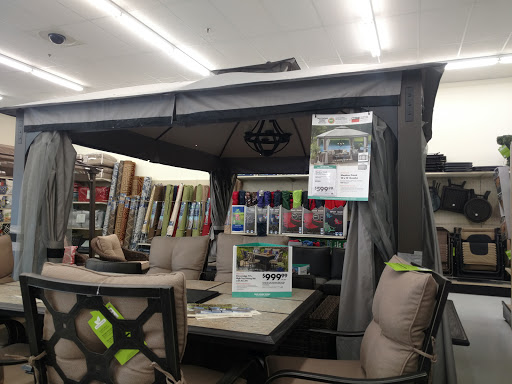 Shopping Mall «Belknap Mall», reviews and photos, 96 Daniel Webster Hwy, Belmont, NH 03220, USA