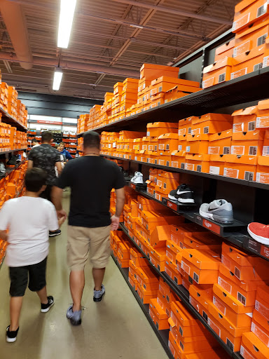 Shopping Mall «Houston Premium Outlets», reviews and photos, 29300 Hempstead Rd, Cypress, TX 77433, USA