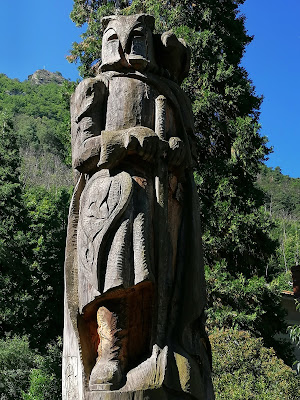 L'arbre sculpté à Vernet-les-Bains