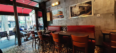 La Belette Qui Tète à Paris