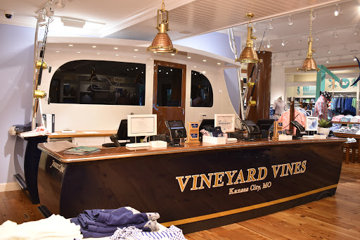 Clothing Store «Vineyard Vines», reviews and photos, 4700 Broadway St, Kansas City, MO 64112, USA