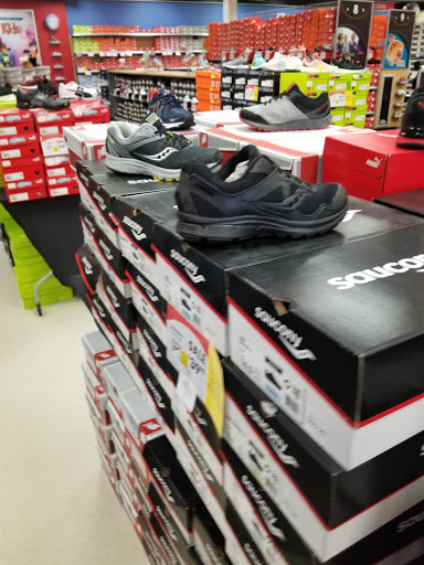 Shoe Store «Shoe Carnival», reviews and photos, 4835 W 77th St, Burbank, IL 60459, USA