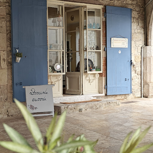 Photo 5 - Brocante du Château de Gayrac