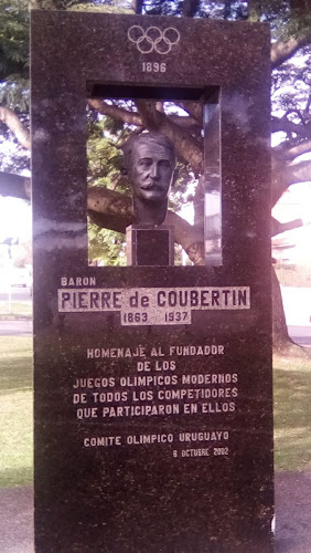 Monumento al Baron Pierre de Coubertin - Montevideo