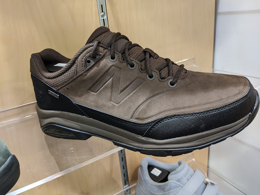 Shoe Store «New Balance Nashville @ Cool Springs», reviews and photos, 420 Cool Springs Blvd # 130, Franklin, TN 37067, USA