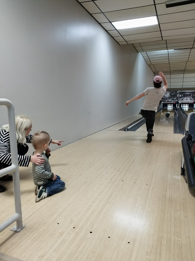 Bowling Alley «Rocky Springs Entertainment Center», reviews and photos, 1495 Millport Rd, Lancaster, PA 17602, USA