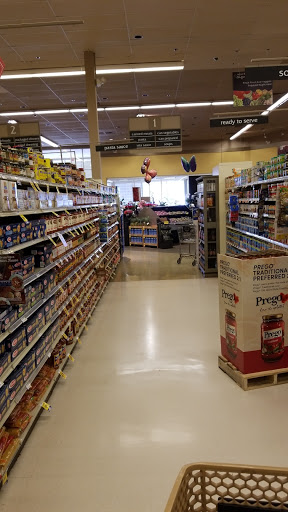Grocery Store «Safeway», reviews and photos, 5821 Crossroads Cir, Falls Church, VA 22041, USA