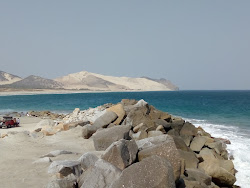Bamba beach'in fotoğrafı uçurumlarla desteklenmiş