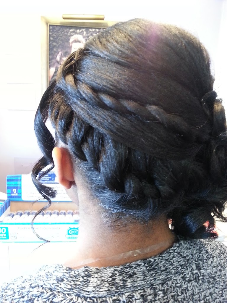 Val's International Hair Designs & Day Spa 60473