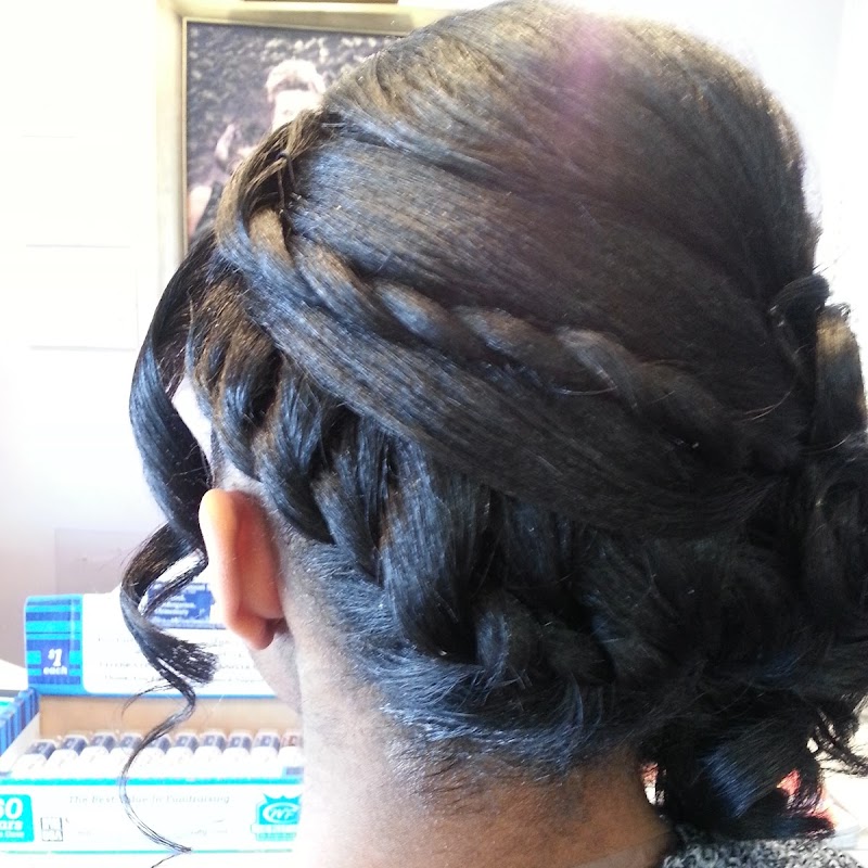 Val's International Hair Designs & Day Spa