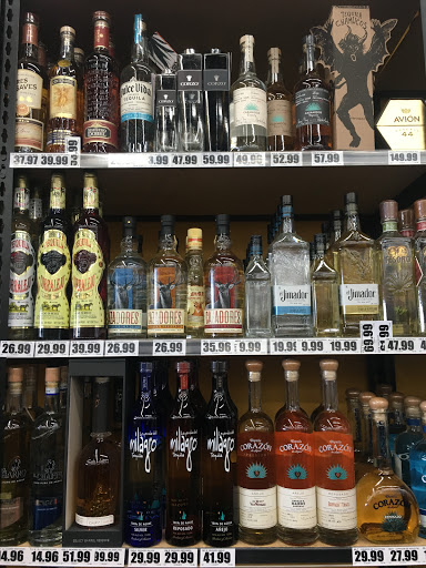 Liquor Store «Royal Liquor», reviews and photos, 808 Center Rd #3, Flint, MI 48506, USA