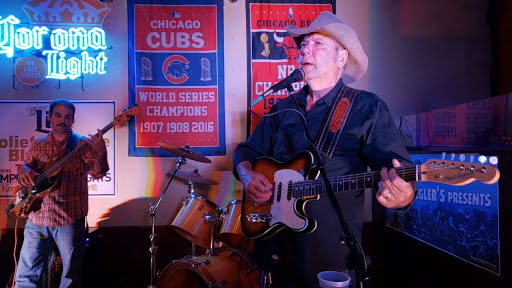 Bowling Alley «Crest Hill Lanes & Keglers Sportsbar and Grill», reviews and photos, 905 Theodore St, Crest Hill, IL 60403, USA