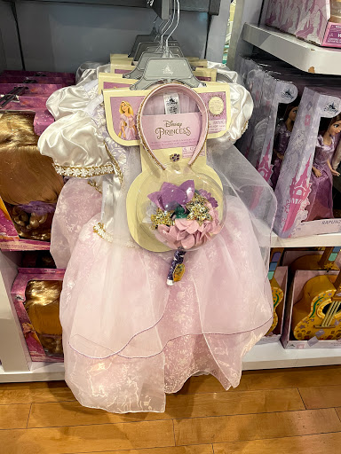 Toy Store «Disney Store», reviews and photos, 564 Great Northern Shop Center, North Olmsted, OH 44070, USA