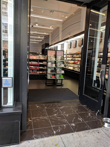 Cosmetics Store «SEPHORA», reviews and photos, 2083 Union St, San Francisco, CA 94123, USA