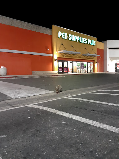 Pet Supply Store «Pet Supplies Plus», reviews and photos, 5418 N Blackstone Ave, Fresno, CA 93710, USA