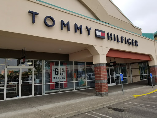 Clothing Store «Tommy Hilfiger», reviews and photos, 450 NW 257th Ave, Troutdale, OR 97060, USA