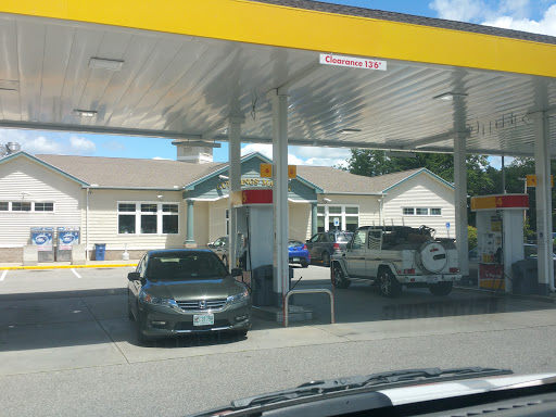 Cummings Market, 3 Alfred Rd, Kennebunk, ME 04043, USA, 