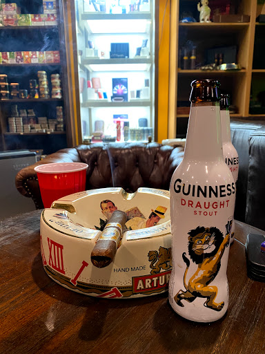 Tobacco Shop «Orange Cigar & More», reviews and photos, 278 Boston Post Rd, Orange, CT 06477, USA