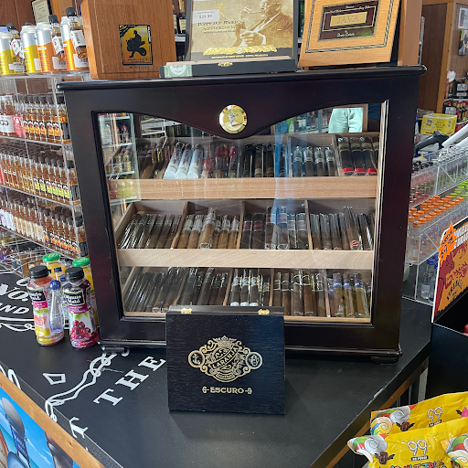 Liquor Store «Chestnut Mountain Wine and Spirits», reviews and photos, 4755 Martin Rd, Flowery Branch, GA 30542, USA