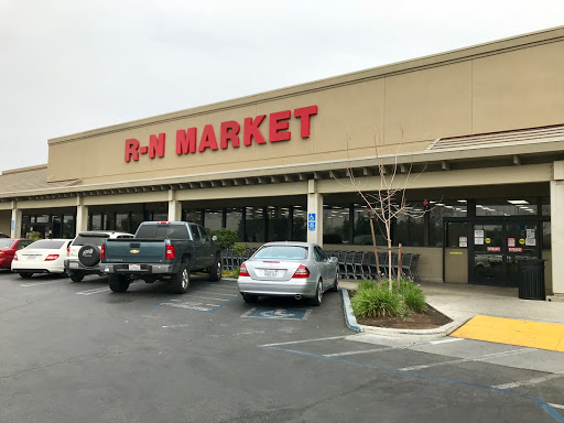 R-N Market, 6670 N Cedar Ave, Fresno, CA 93710, USA, 
