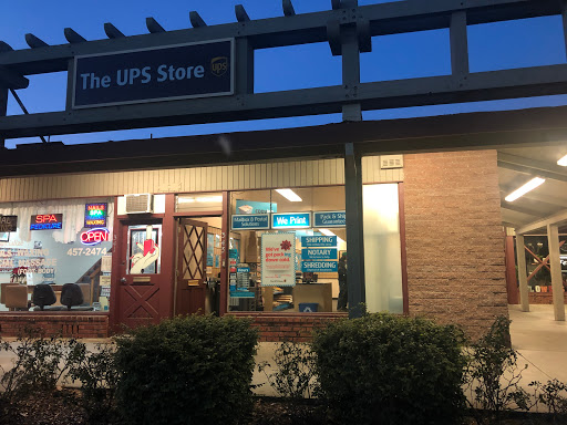 Mejor Notaría The UPS Store-Santa Cruz