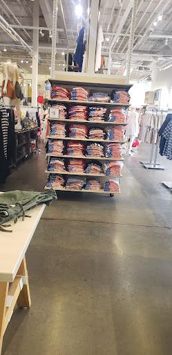 Clothing Store «Old Navy», reviews and photos, 1949 E Camelback Rd, Phoenix, AZ 85016, USA